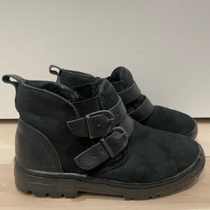 UGG Vintage Black Suede Women’s Size 5 Slip On Ankle Boot. Buckles.